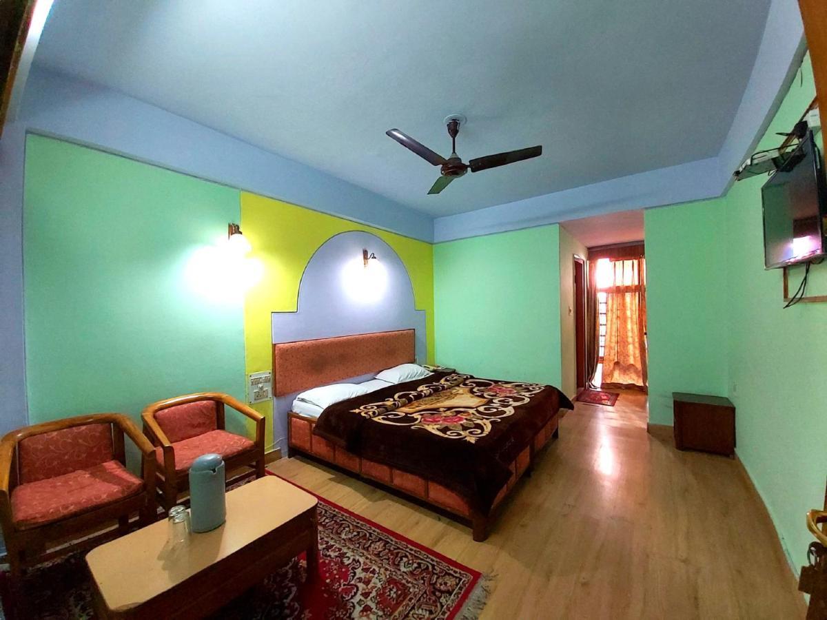 Hotel Radhe Continental נייניטל מראה חיצוני תמונה