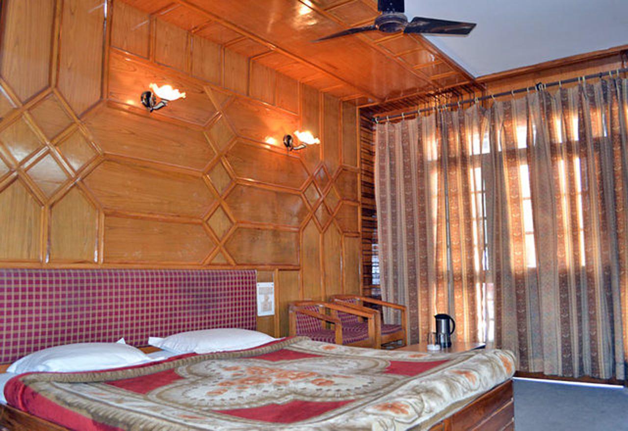 Hotel Radhe Continental נייניטל מראה חיצוני תמונה